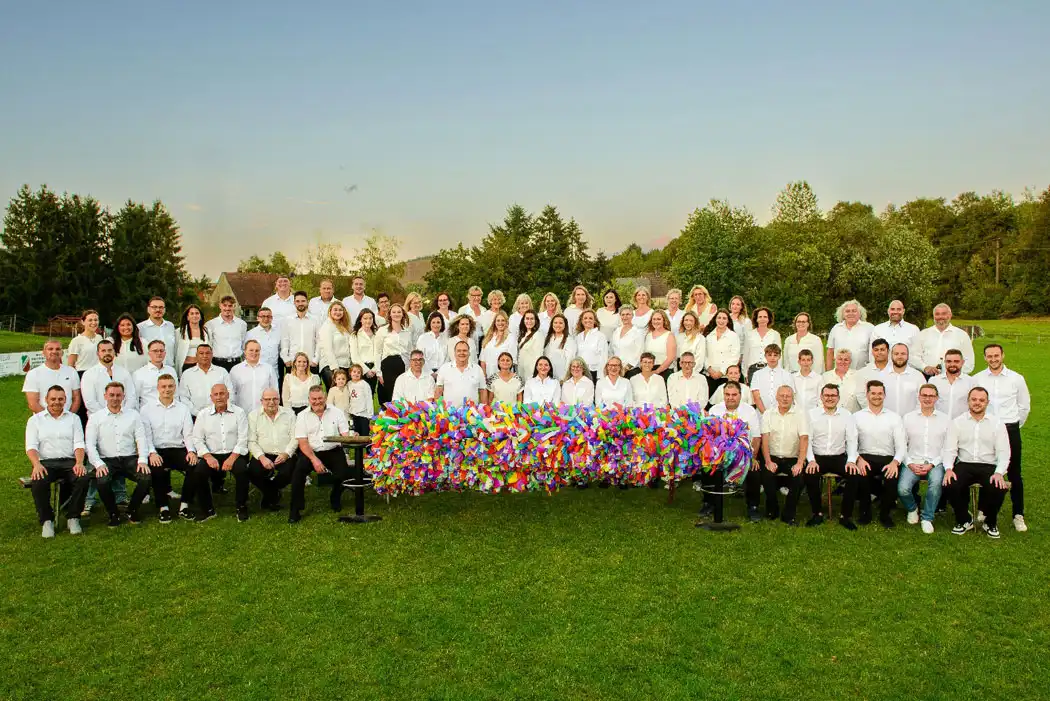 Die Generationen Straußjugend der Pfeffelbacher Kerwe 2025